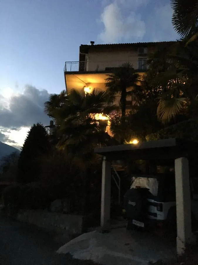 Lägenhet Moderne Ferienwohnung Mit Traumseeblick Lago Maggiore Luino Italien