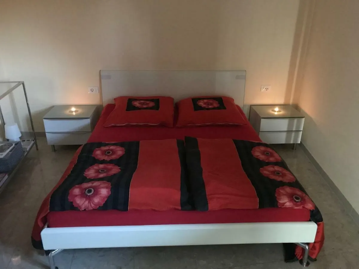 Moderne Ferienwohnung Mit Traumseeblick Lago Maggiore Luino 0*,  Italien