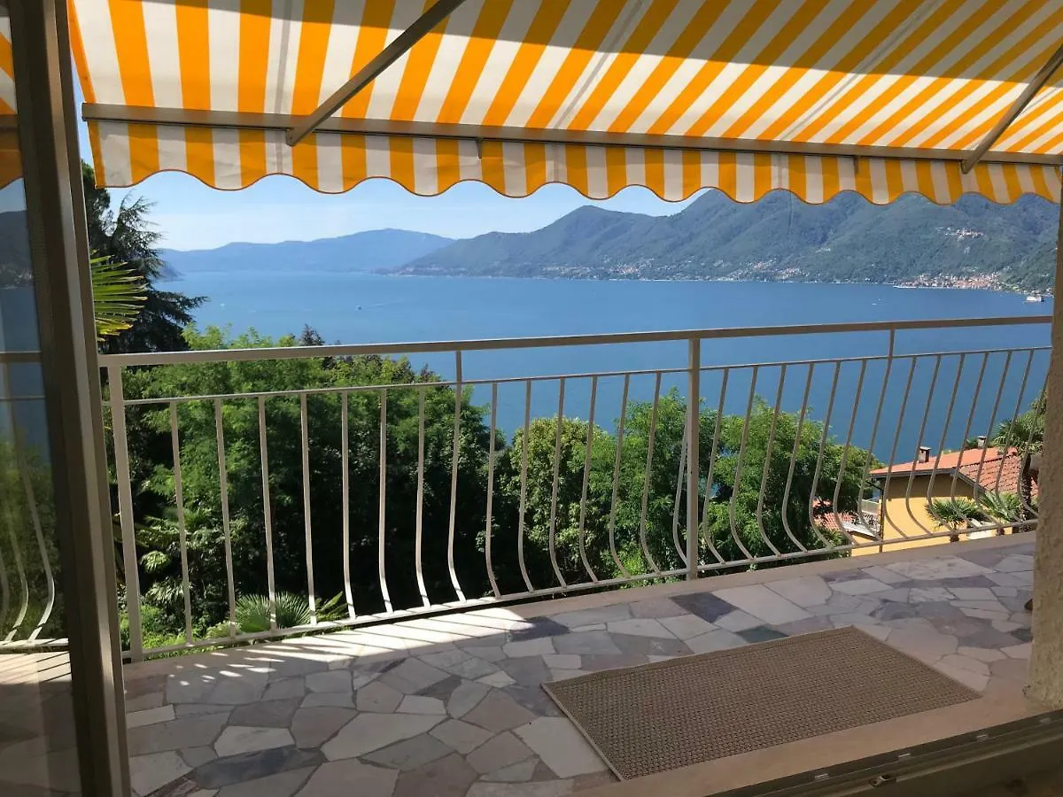 Moderne Ferienwohnung Mit Traumseeblick Lago Maggiore Luino Lägenhet