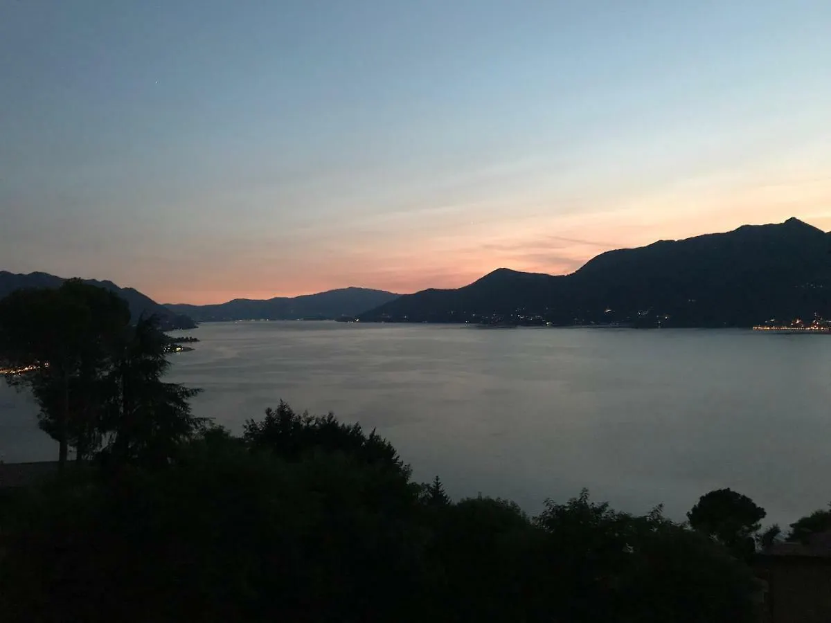 아파트 Moderne Ferienwohnung Mit Traumseeblick Lago Maggiore 루이노
